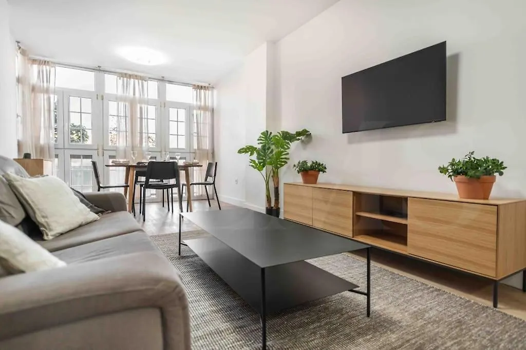 Bright And Modern Apartment By Rems Malaga